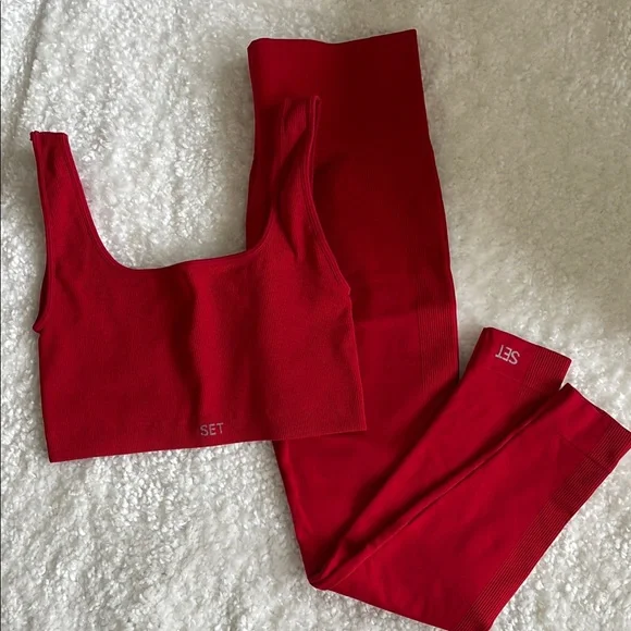 SET Active Scarlet Sports Ensemble - Picture 1 of 5